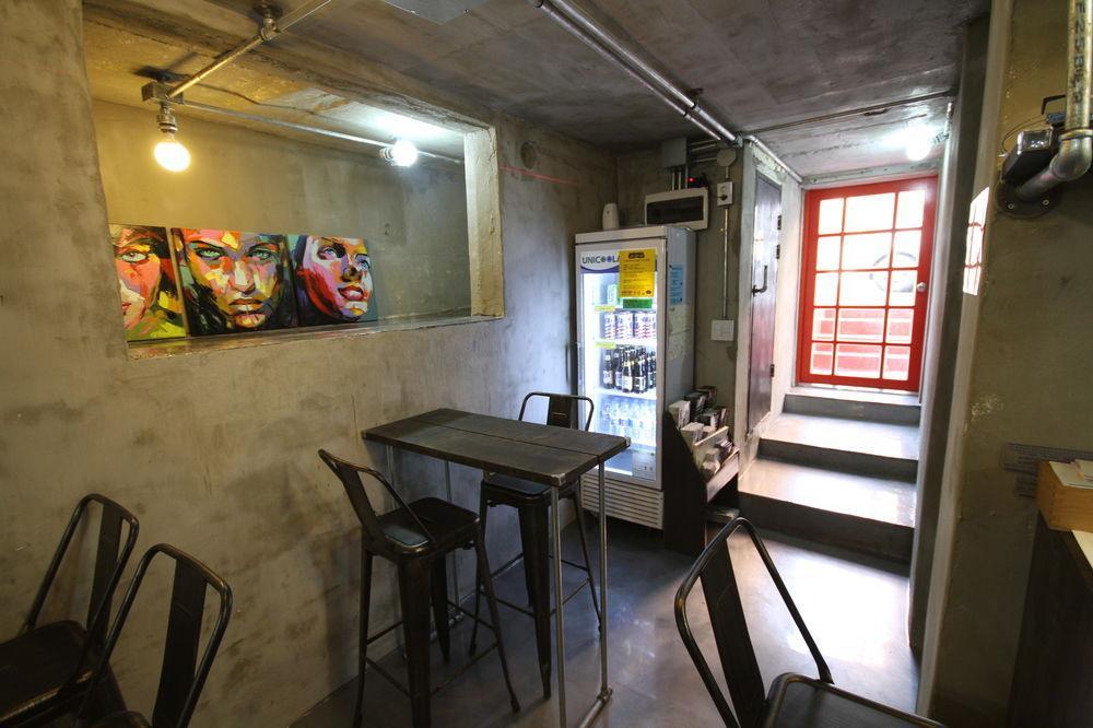 Time Travelers Party Hostel In Hongdae Seul Esterno foto
