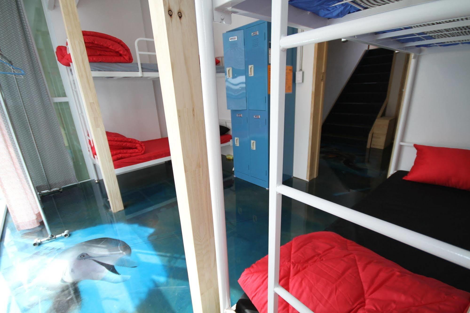 Time Travelers Party Hostel In Hongdae Seul Esterno foto