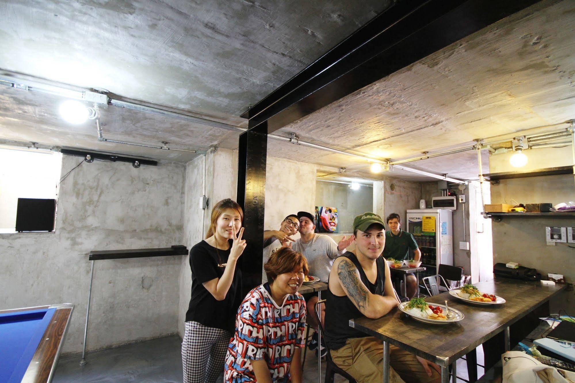 Time Travelers Party Hostel In Hongdae Seul Esterno foto