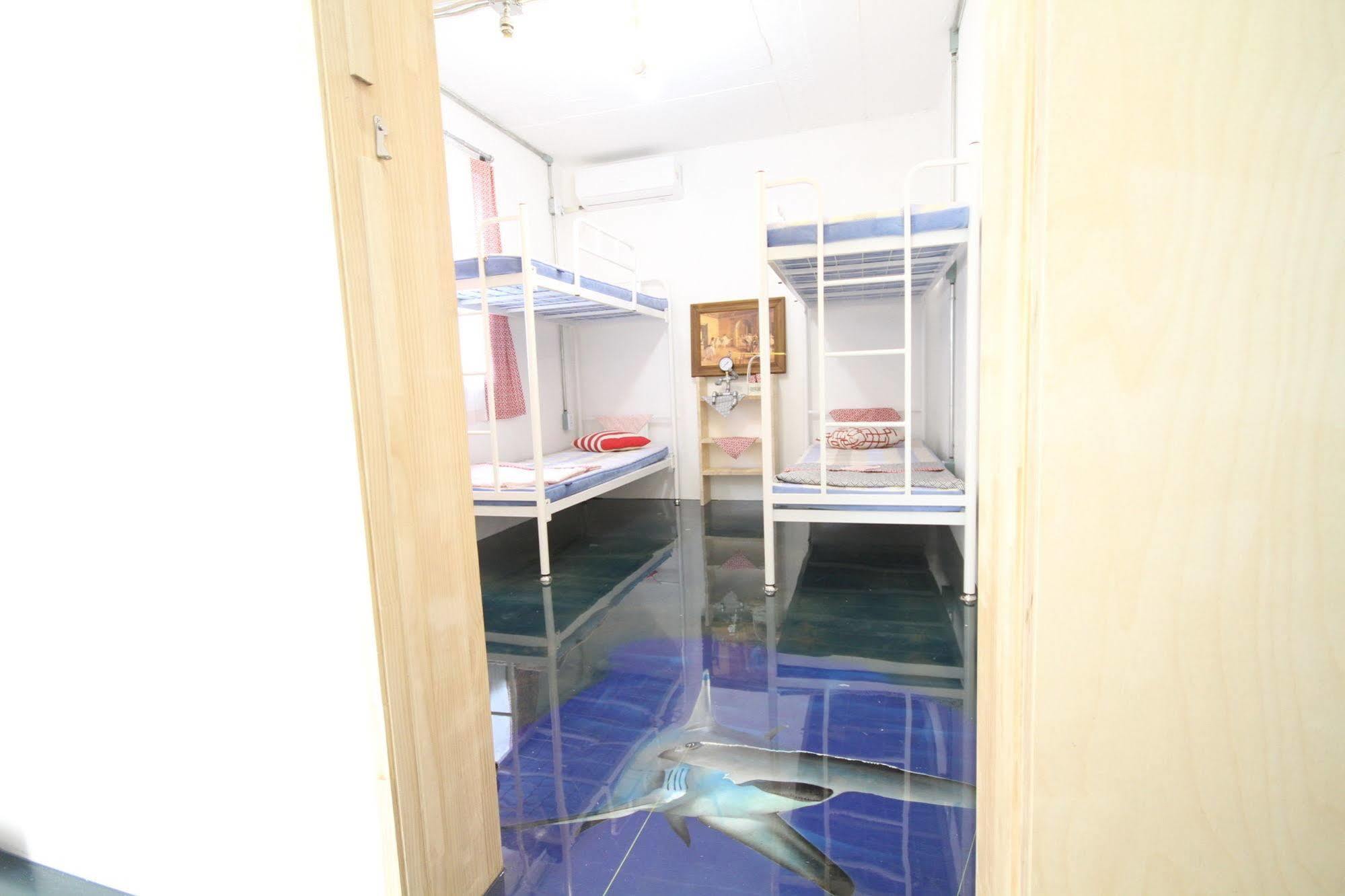 Time Travelers Party Hostel In Hongdae Seul Esterno foto